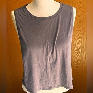 Lululemon tops size M🌺🍀🍒